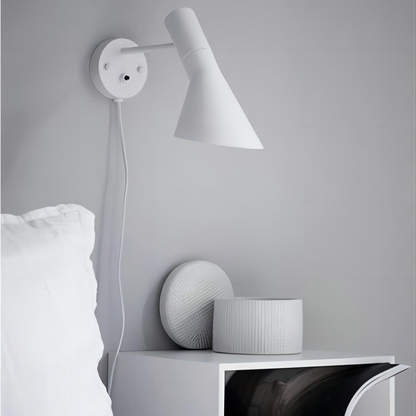 Modern Tapered Metal Wall Sconce - Nordic Asymmetrical Task Light