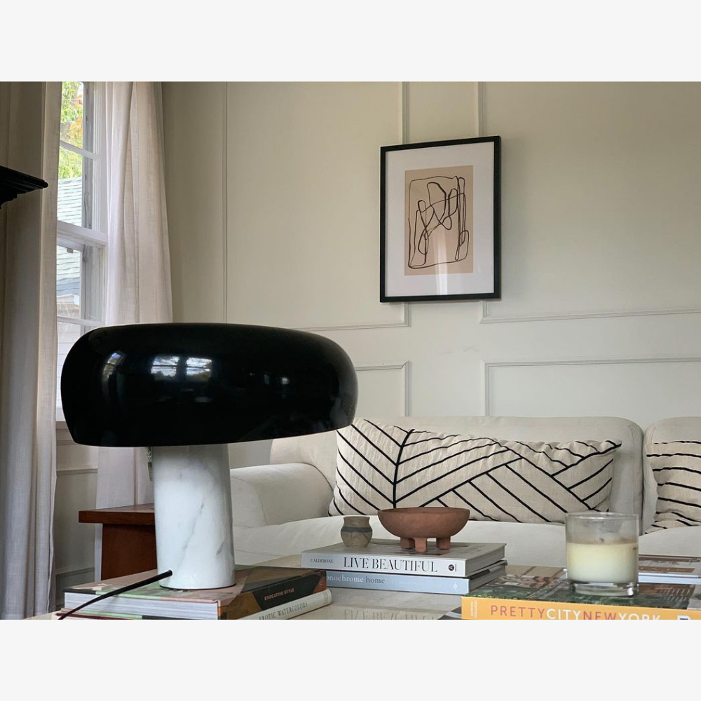 Architektonische Marmor-Basis-Akzentlampe – Minimalistische glänzende Steinsäulenleuchte