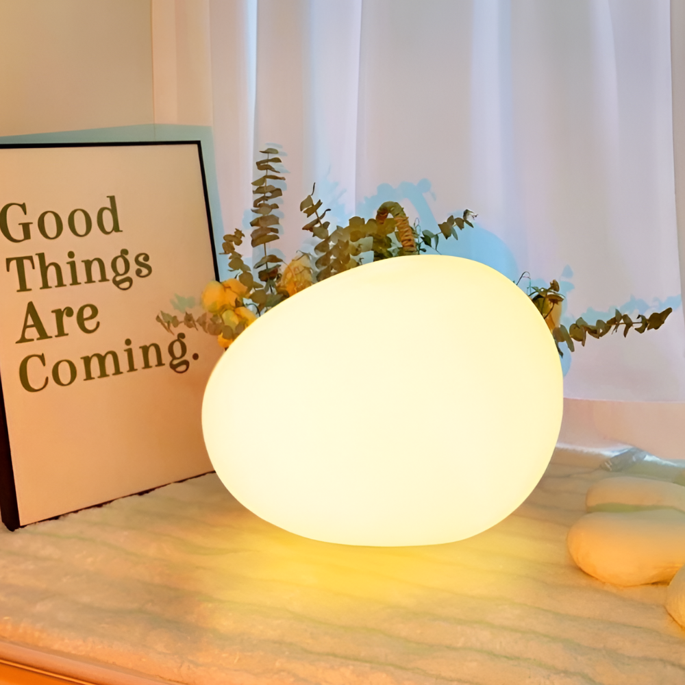 Japandi Pebble Steh- und Tischlampe – Asymmetrischer Organischer Glow-Stein