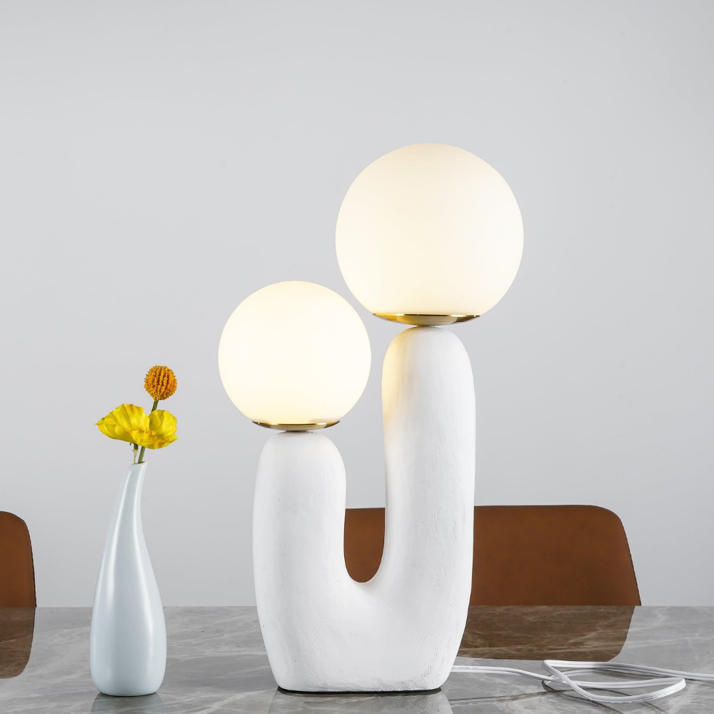Lampe de table en résine en forme de U de style milieu du siècle avec deux globes en verre