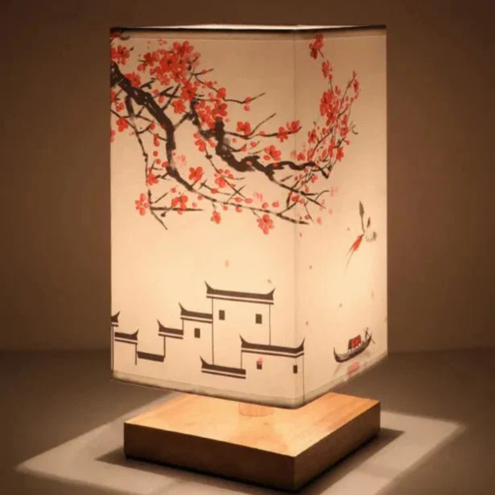 Asiatisch inspirierte Stoffboxlampe mit Holzsockel – Künstlerische Blumenakzentlampe