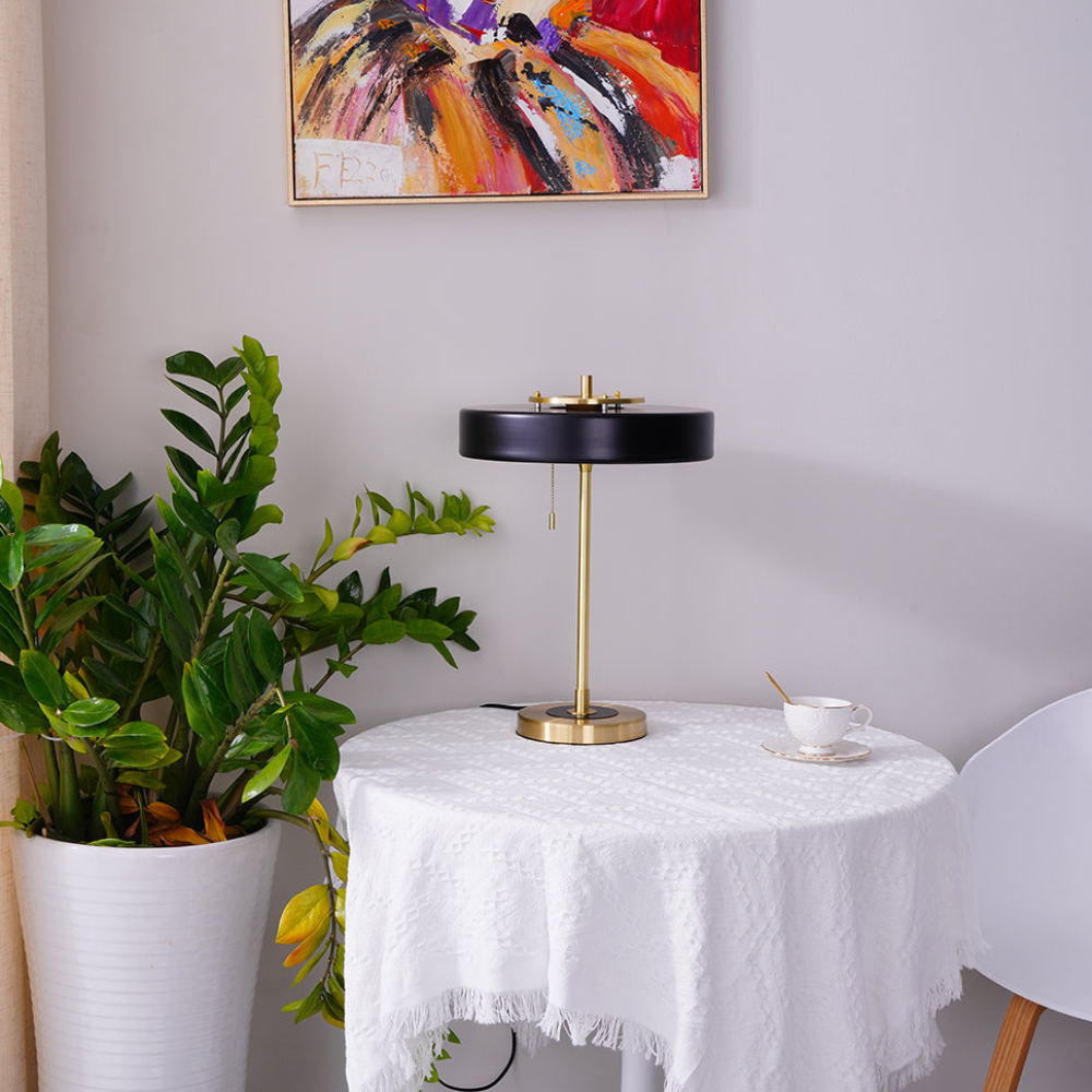 Tischlampe aus gesponnenem Metall mit Zugkette und Acryl-Diffusor – Industrial