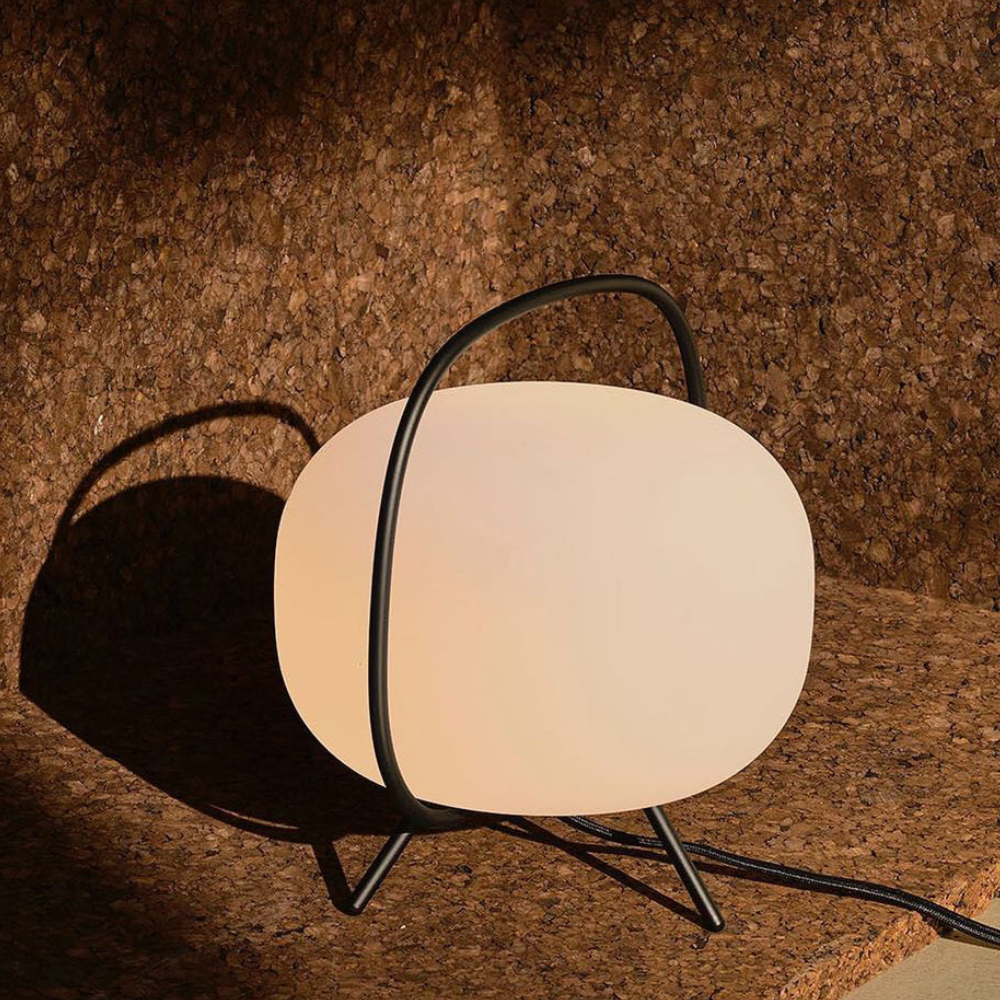 Moderne japanische Tischlaterne – Minimalistische mattierte Glas-Stimmungsleuchte