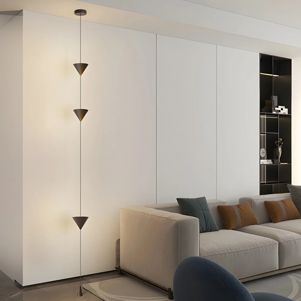 Lampadaire réglable avec câble du sol au plafond et cônes géométriques - Hautement moderne