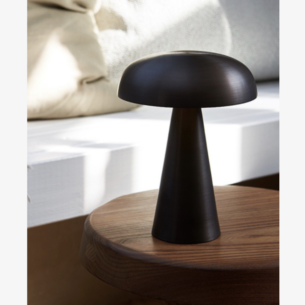 Pilz-Tischlampe mit Metallkuppel-Schirm – Modernes Mid-Century-Design