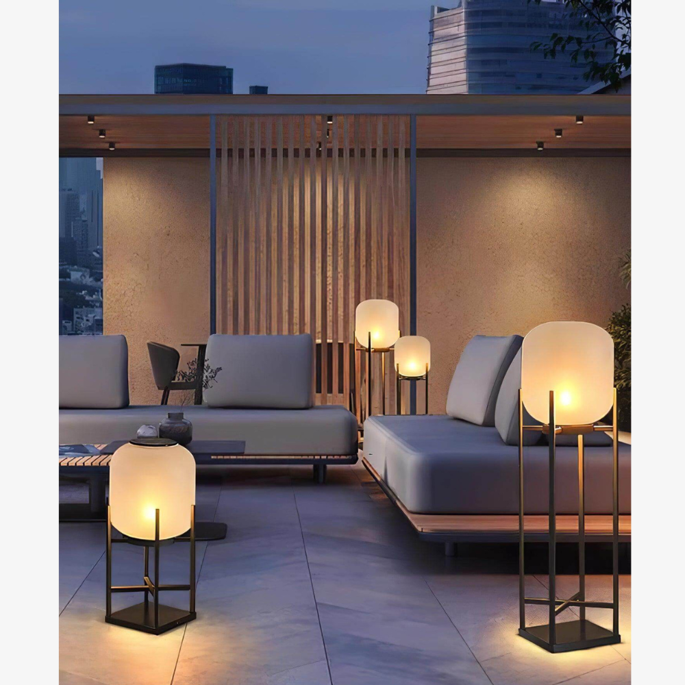 Lampadaire avec base résistante aux intempéries intégrant LED et gradation à distance