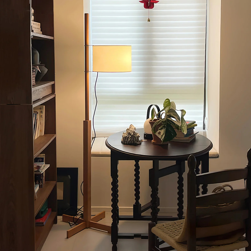 Vintage floor lamp with Fabric Shade and Artisanal Wooden Pole - Contemporary Sconce