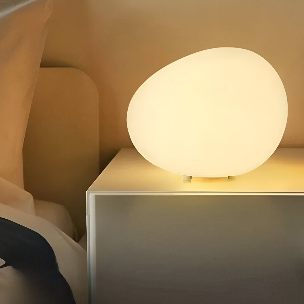 Japandi Pebble Steh- und Tischlampe – Asymmetrischer Organischer Glow-Stein