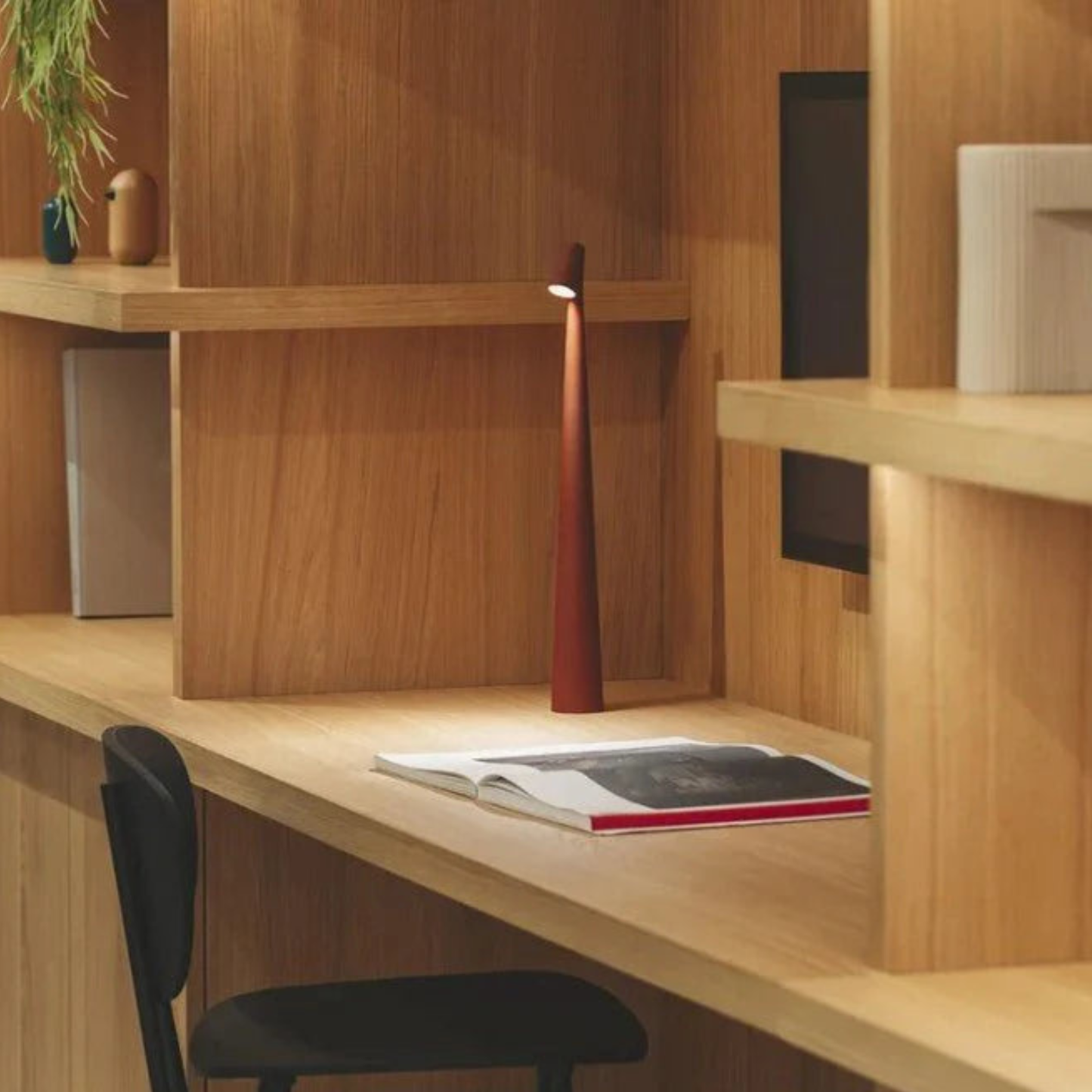 Lampe de table cône nordique minimaliste moderne - Veilleuse de bureau LED effilée