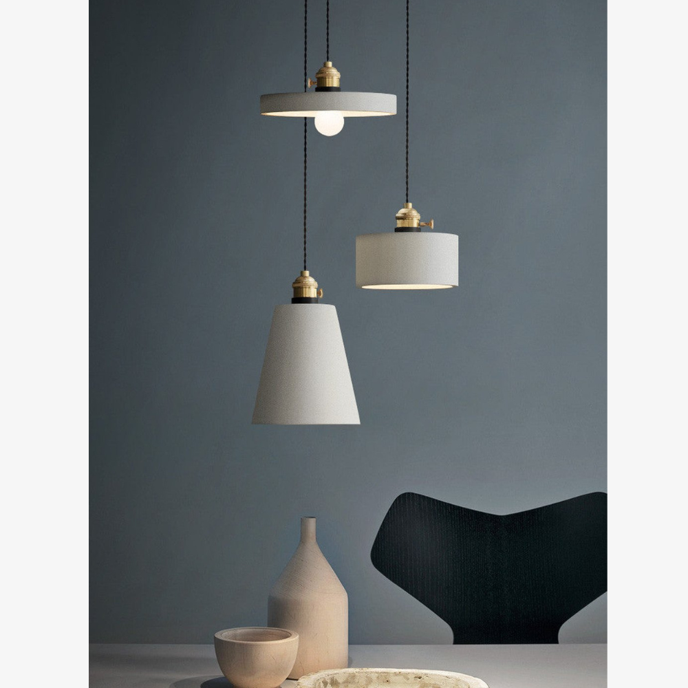 Moderne geometrische Beton-Pendelleuchte – Industrielle Silhouette aus Zement, Hängeleuchte