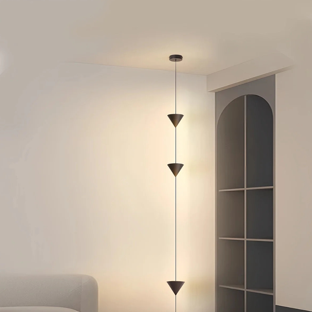 Lampadaire réglable avec câble du sol au plafond et cônes géométriques - Hautement moderne