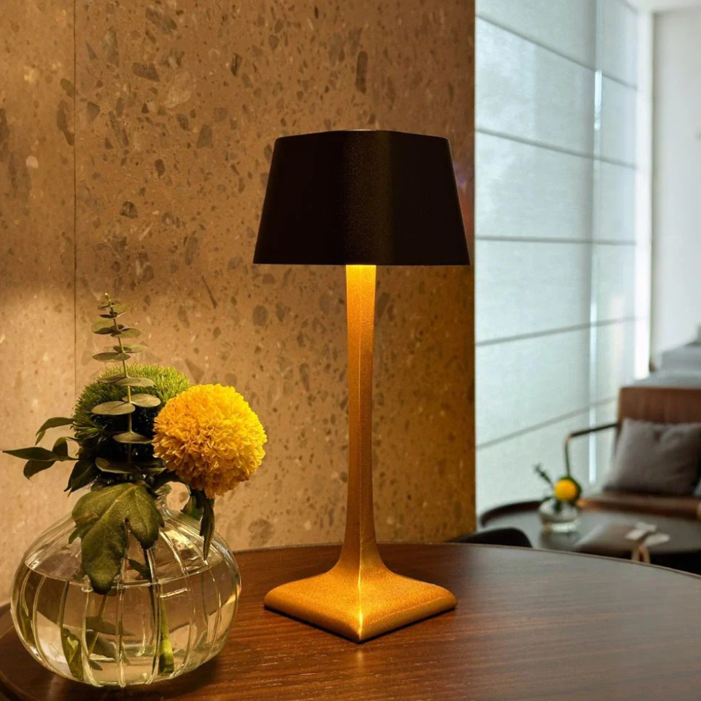 Kabellose Tischlampe mit quadratischem Schirm – Moderne Outdoor-Aluminiumlampe