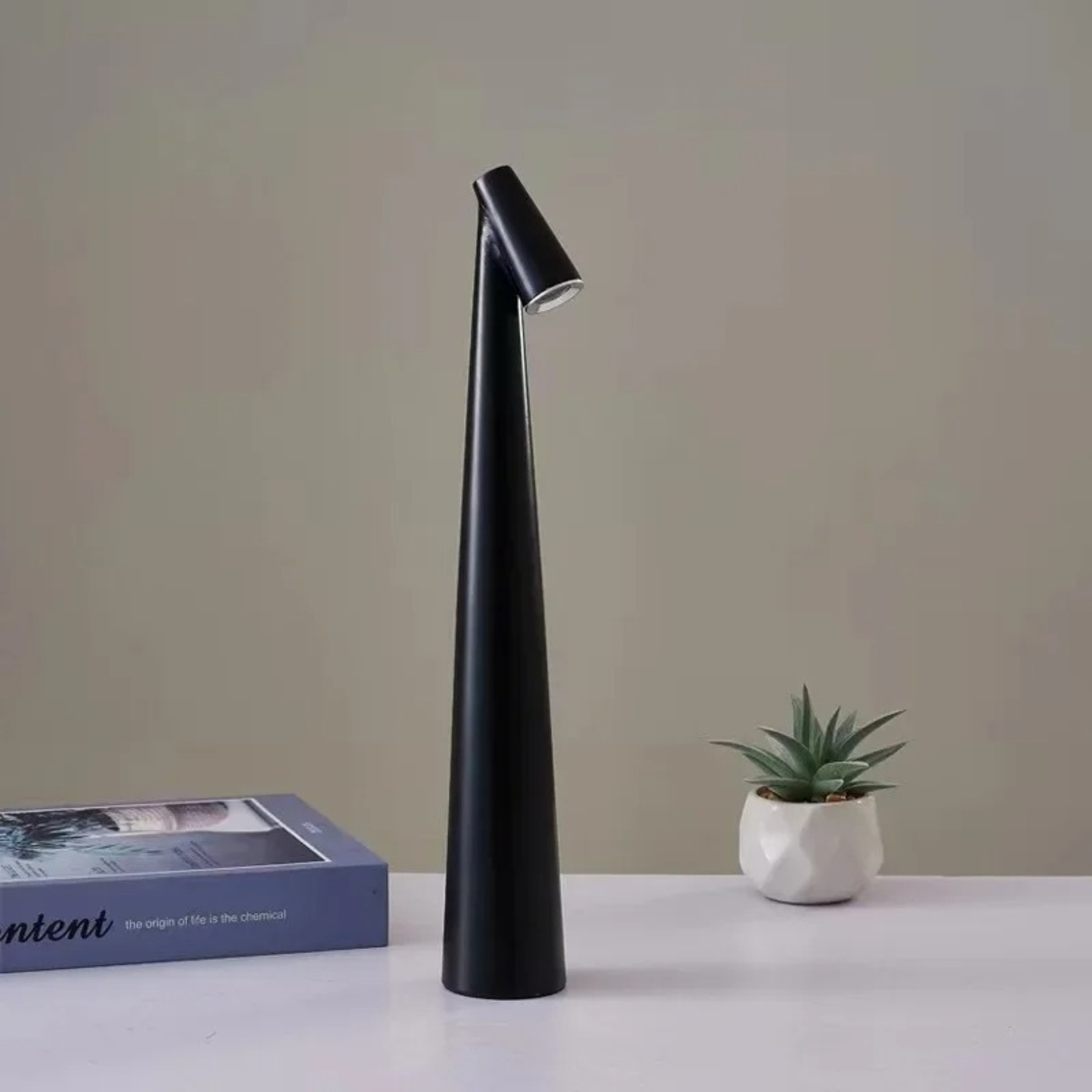 Lampe de table cône nordique minimaliste moderne - Veilleuse de bureau LED effilée