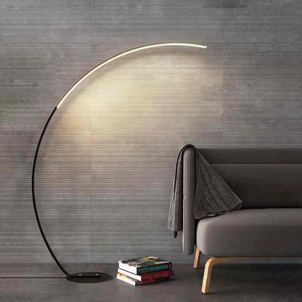 Bogen-Stehleuchte mit mattem Aluminiumgestell und dimmbarer LED – Zeitgenössische Wandleuchte