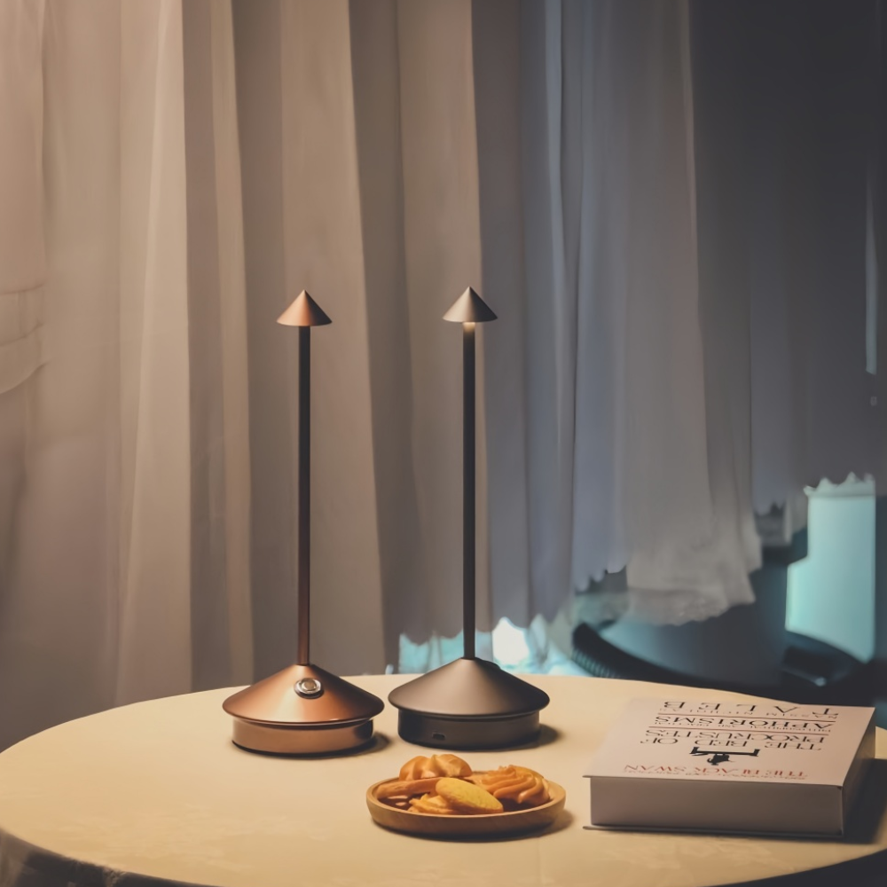 Lampe de table rechargeable sans fil avec abat-jour conique - Moderne et minimaliste