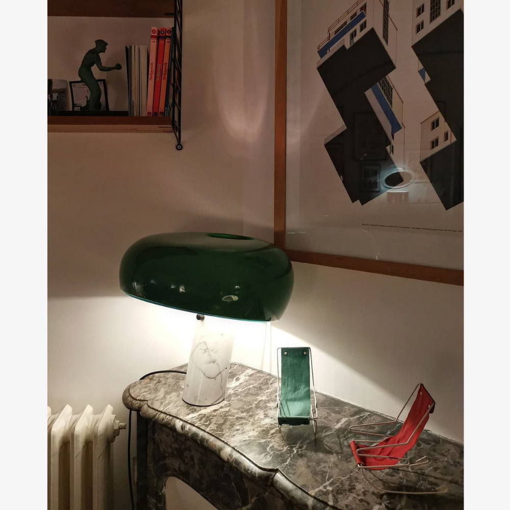 Architektonische Marmor-Basis-Akzentlampe – Minimalistische glänzende Steinsäulenleuchte
