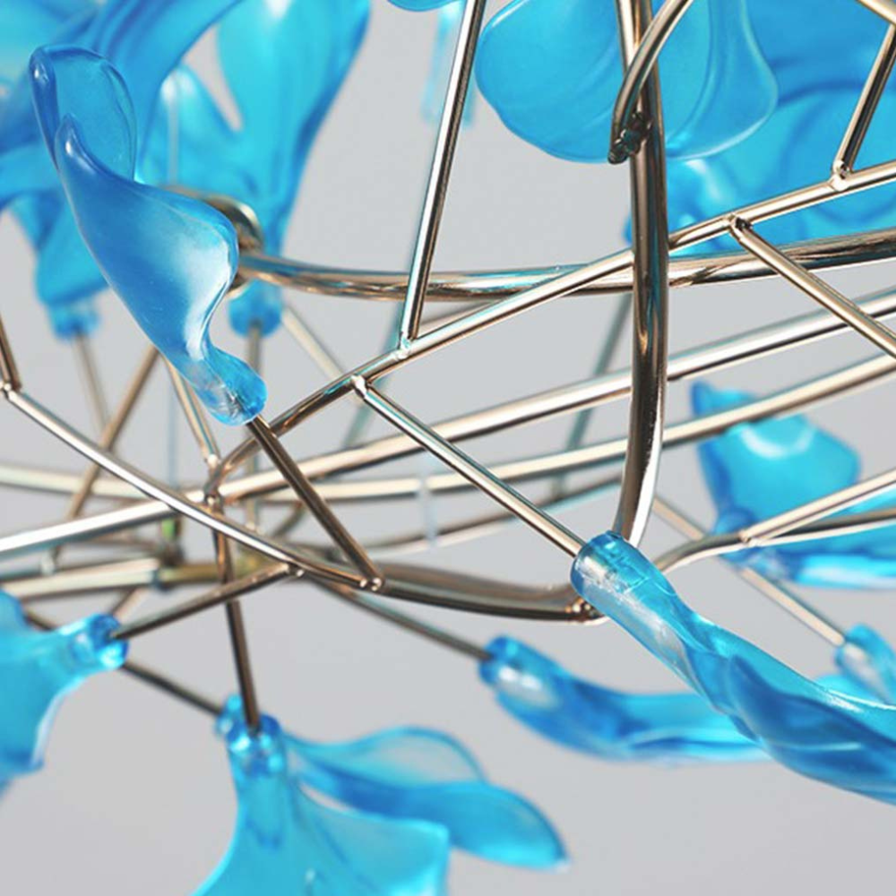 Sputnik-Kronleuchter mit Acryl-Ginkgoblättern und Eisenastgestell