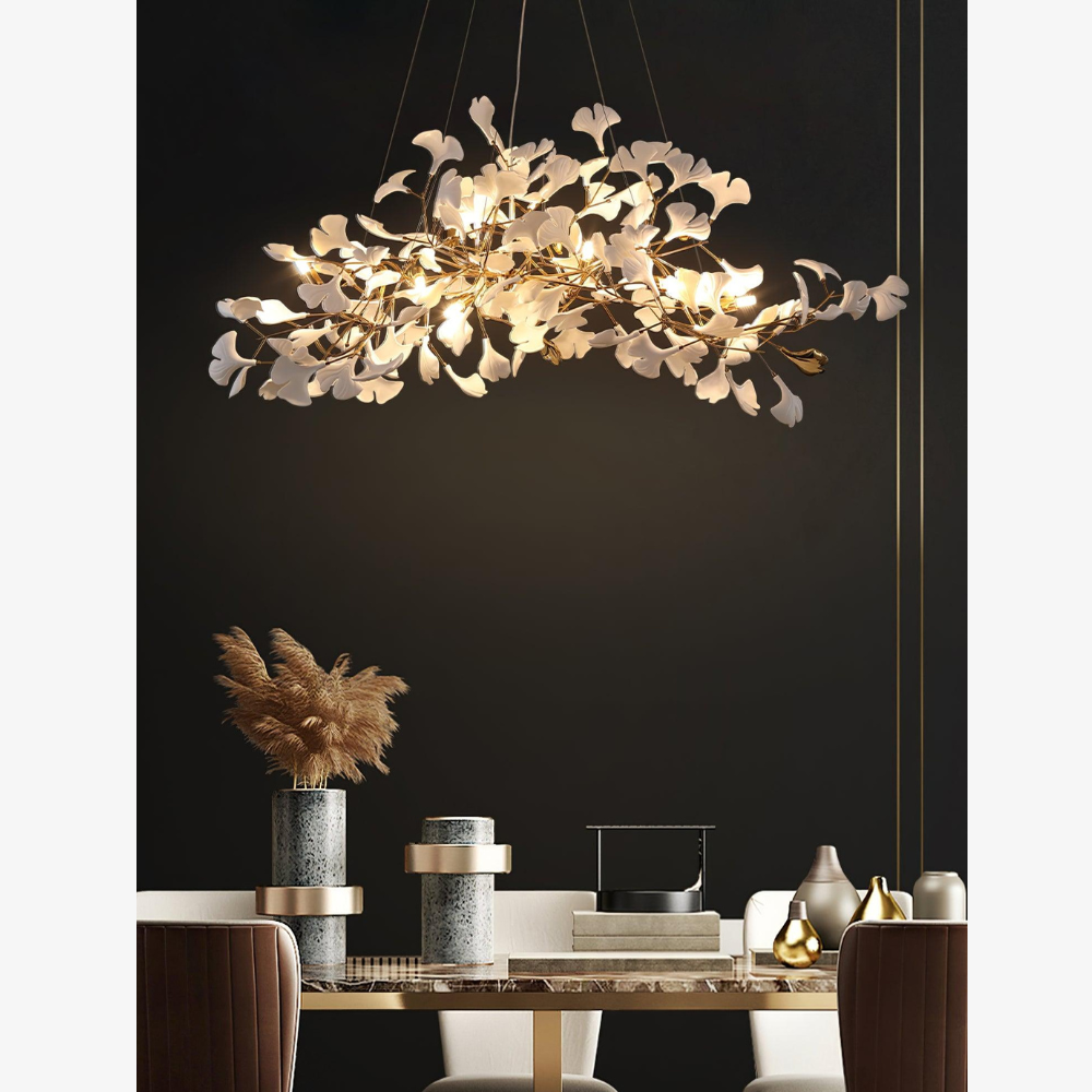 Linearer Esszimmer-Kronleuchter mit Keramik-Ginkgoblättern – Moderner Art Deco
