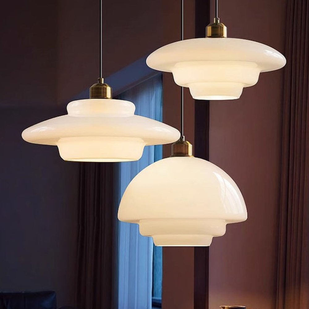 Moderne Opalglas-Schicht-Pendelleuchte – Art Deco Stufen-Silhouette Hängeleuchte