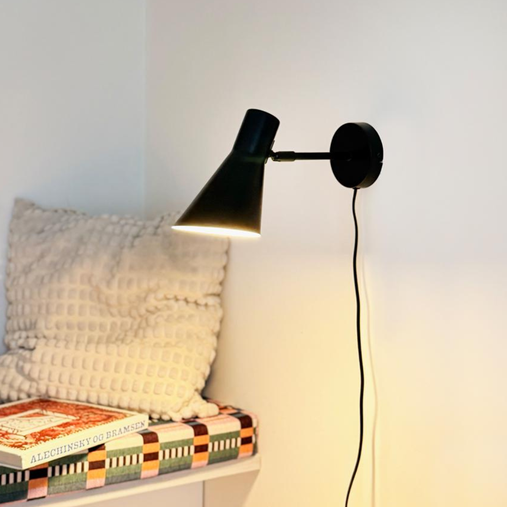 Applique murale moderne en métal effilé - Lampe de travail asymétrique nordique