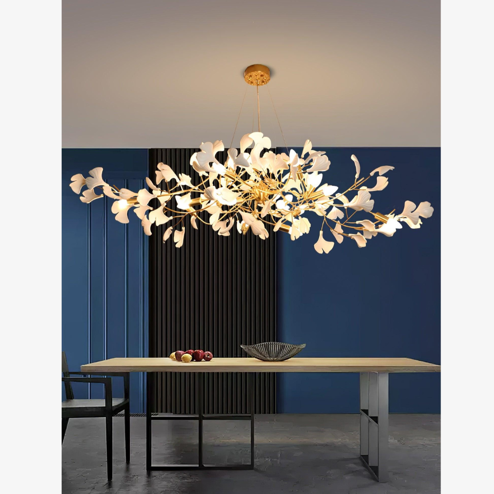 Linearer Esszimmer-Kronleuchter mit Keramik-Ginkgoblättern – Moderner Art Deco