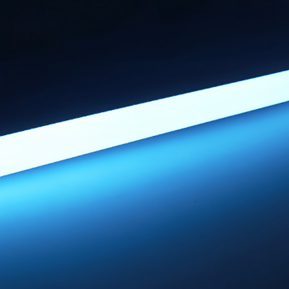 LED-Bodenleuchten mit zylindrischem Stabprofil und Type-C-Akkuaufladung