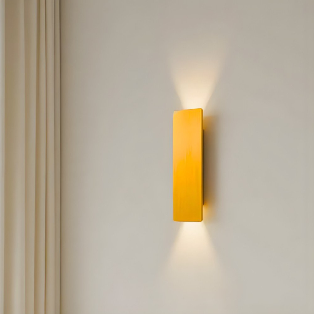 Permanente Außenhausbeleuchtung mit vertikal versetztem Panel – Modern Minimalistisch