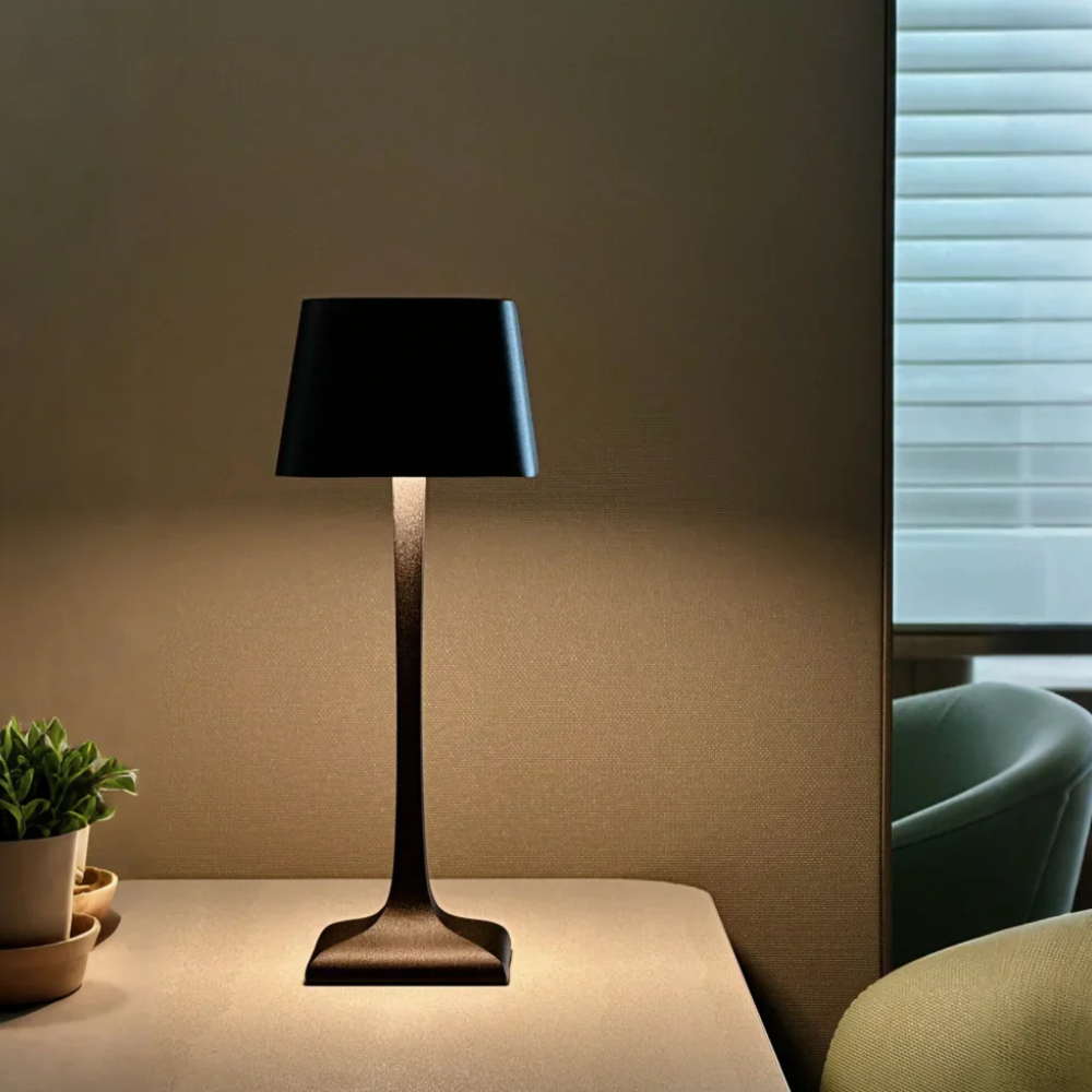 Kabellose Tischlampe mit quadratischem Schirm – Moderne Outdoor-Aluminiumlampe