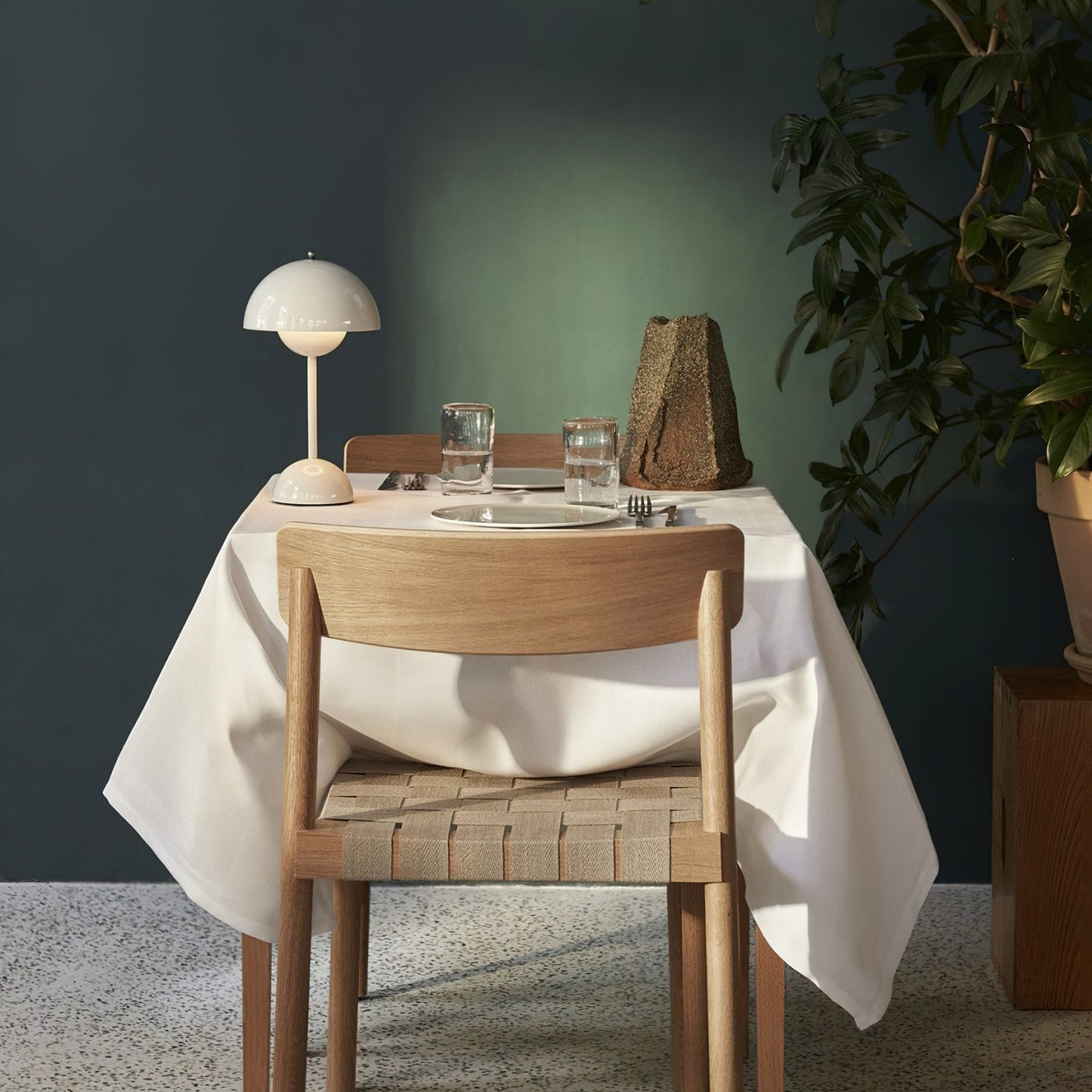 Duomo Portable Table Lamp