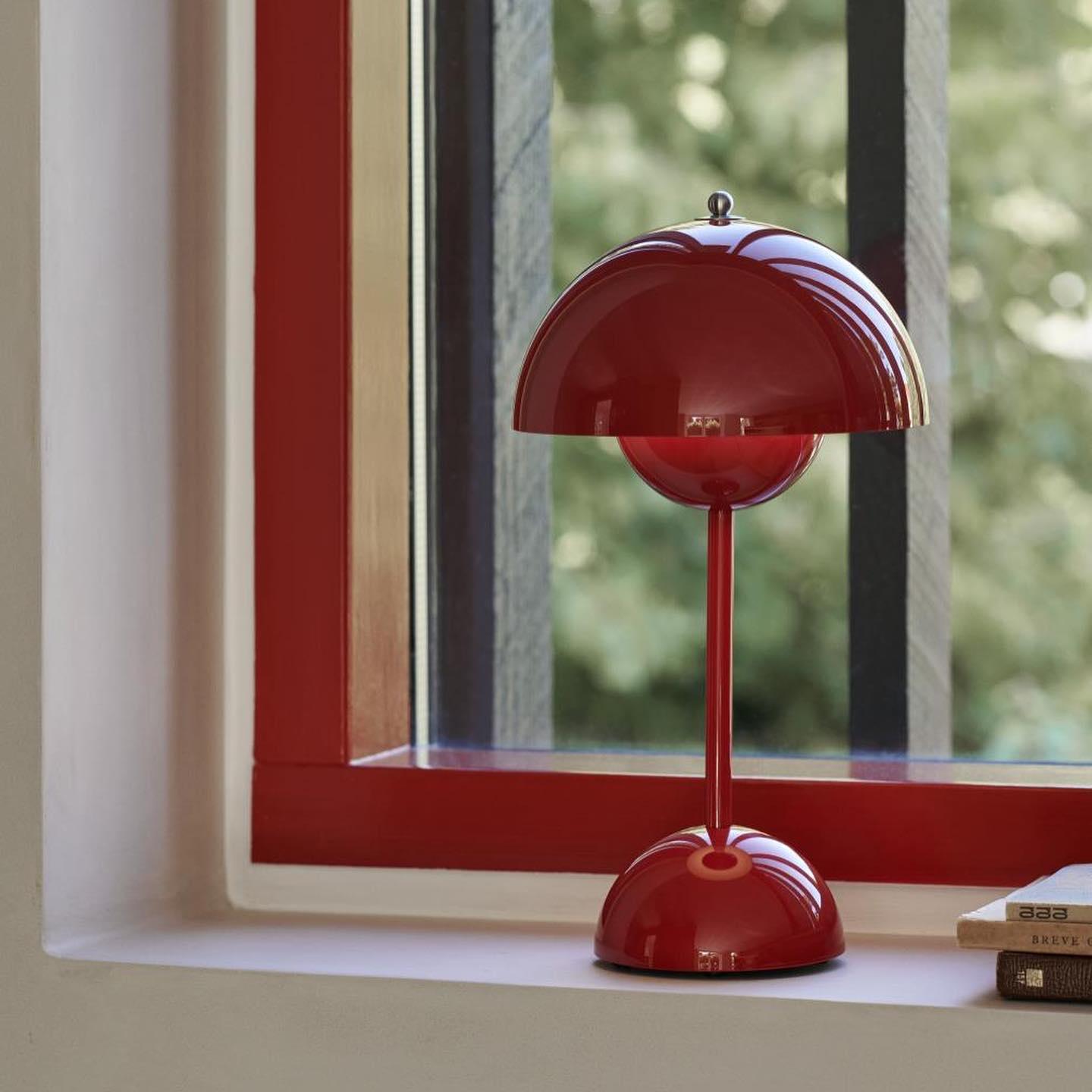 Duomo Portable Table Lamp
