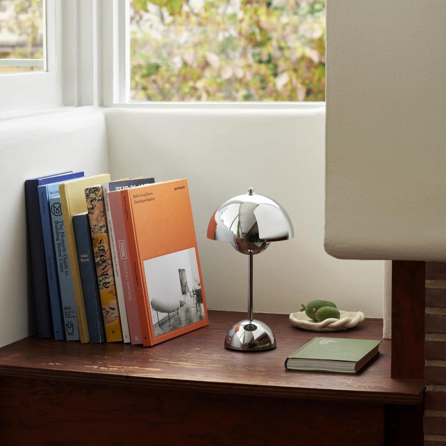 Duomo Portable Table Lamp
