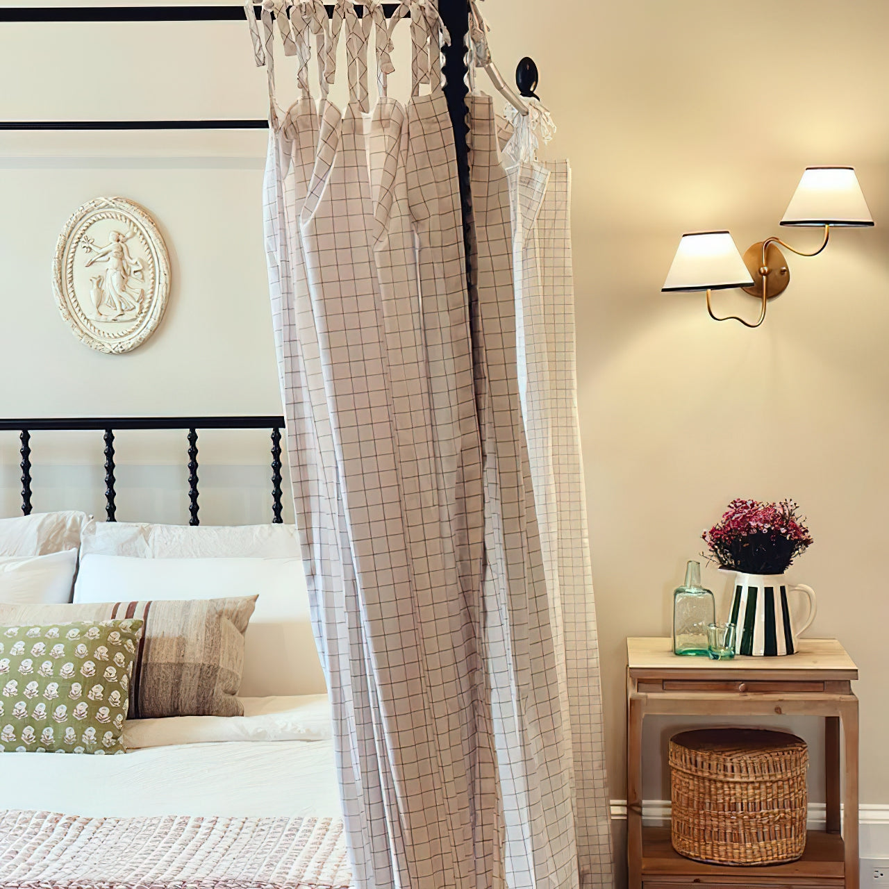 Contour Wall Sconce