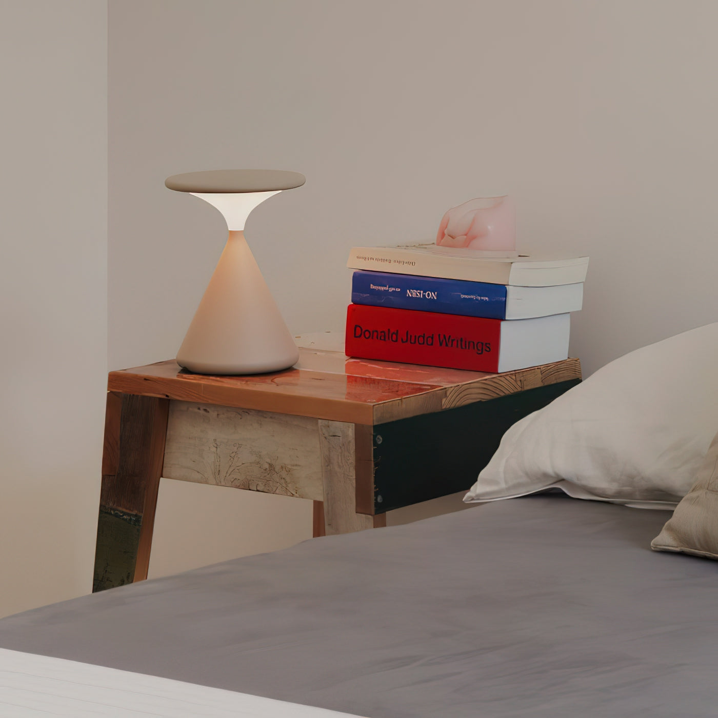 Vespera Portable Lamp
