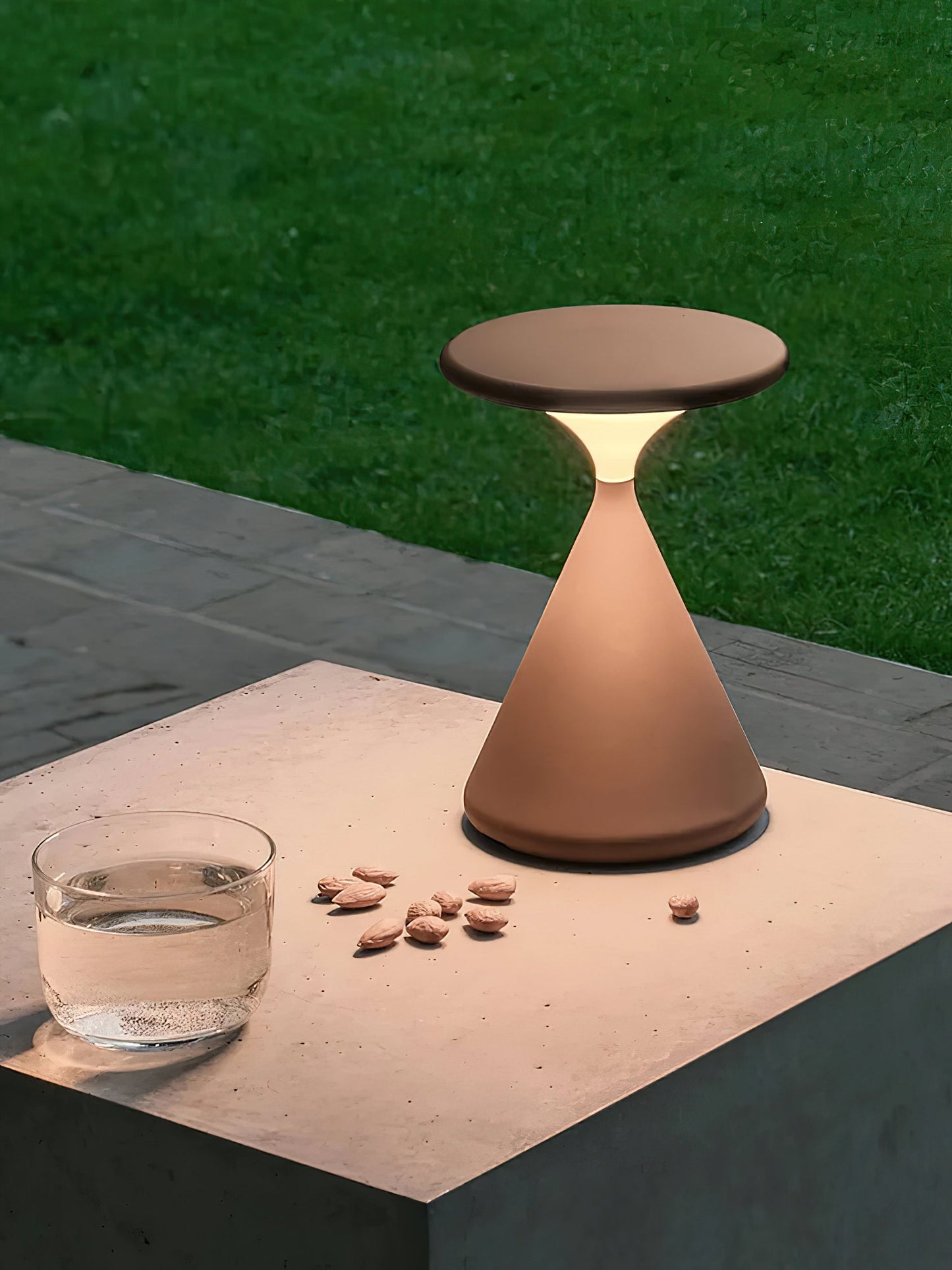 Vespera Portable Lamp