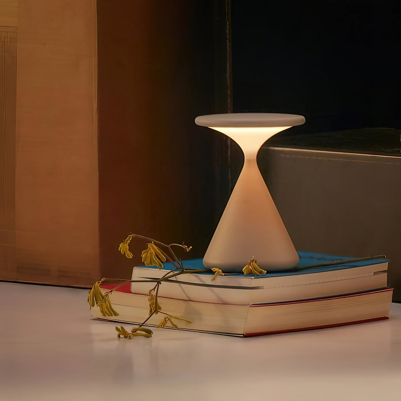 Vespera Portable Lamp