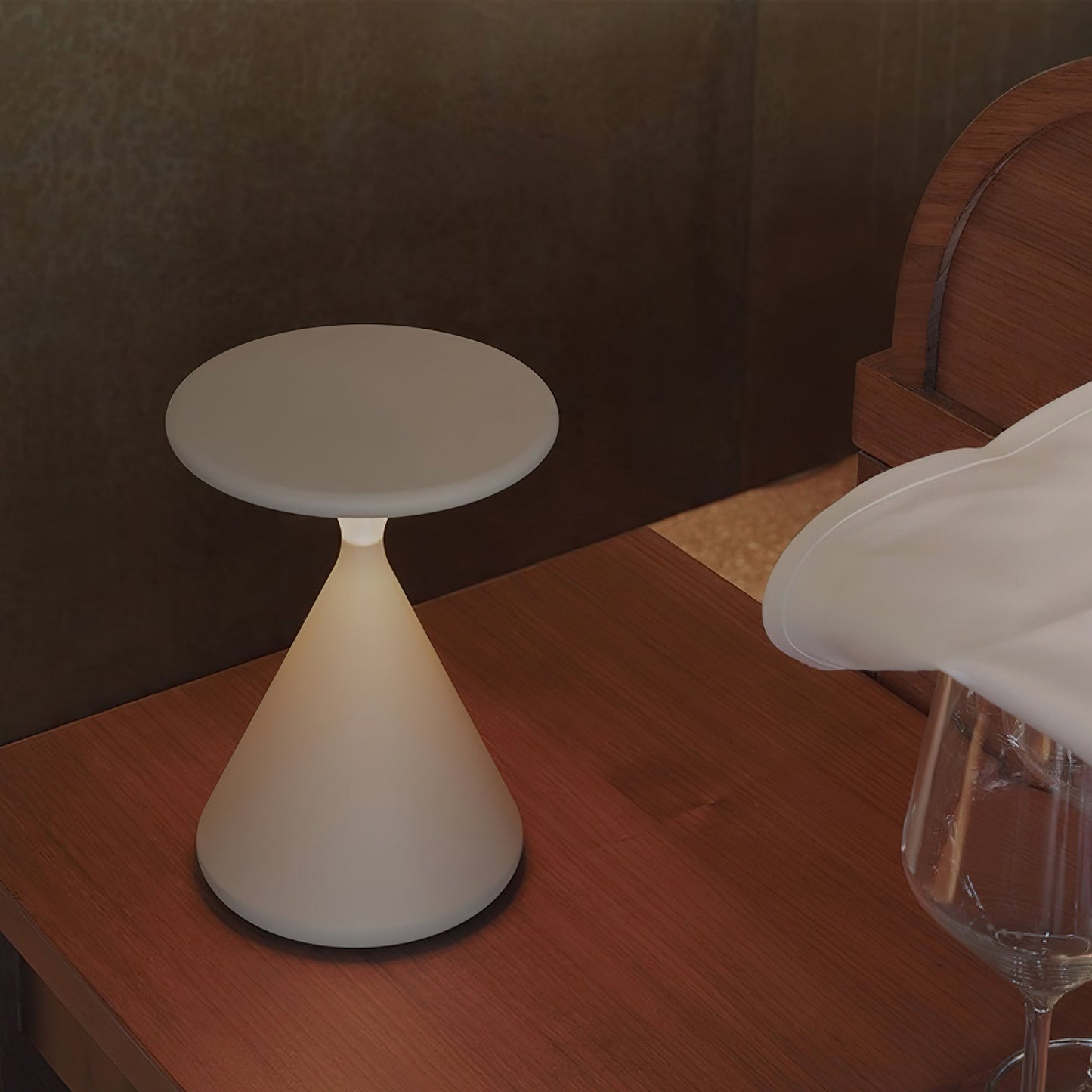 Vespera Portable Lamp
